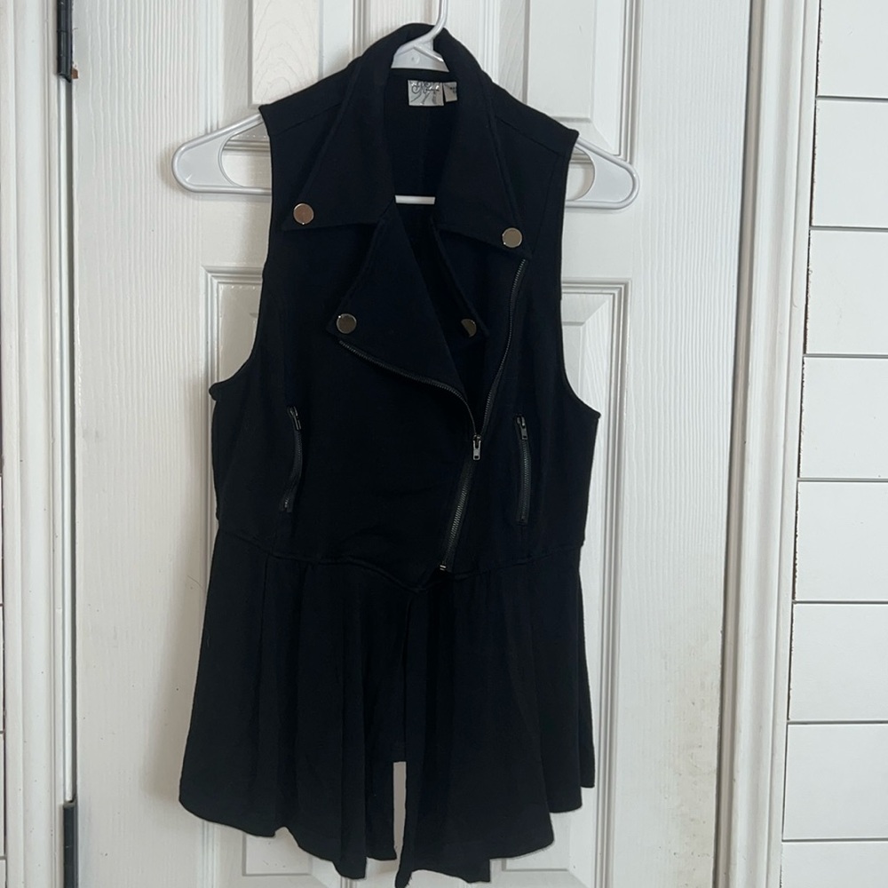 Black sleeveless top